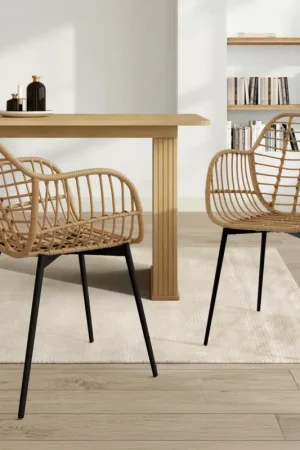 2 fauteuils de table effet rotin et pied métal noir Super Prix