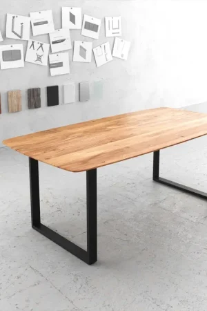 Table à mangerEdge Boot 200x100 Acacia Naturel cadre traîneau Noir Bord Suisse Bon Plan