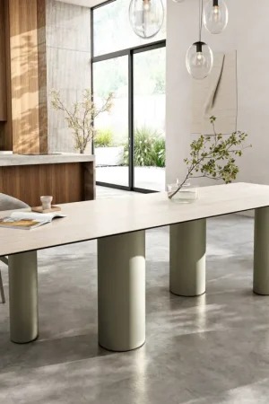 Achat Immédiat Table à mangerEdge 300x100 céramique Laminam® Travertino Bianco crème-blanc Pilier métal effet finition titanee