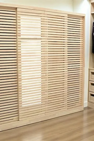 Dernier Modèle Armoire Hévéa 4 portes coulissantes Persiennes 200x60x200cm NEW ORLEANS