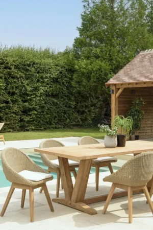 Produit De Marque Salon de jardin teck naturel 1 table pieds en V 220 cm + 6 chaises arrondies résine tressée MANY