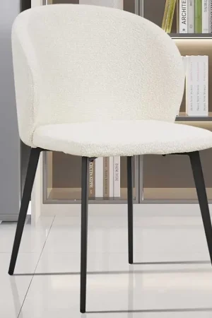 Offre Spéciale Chaise bouclée blanche Toledo | Pieds en métal | H80 x L51 x P55 cm