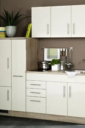 Toronto Cream High-gloss Kitchen Set : Eléments hauts, évier, coulissants, réfrigérateur, table de cuisson - 30/148 Larder Promotion
